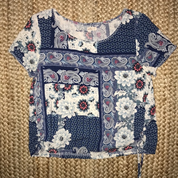 Hollister Tops - Floral quilt printed tee Hollister Tops - Floral quilt printed tee